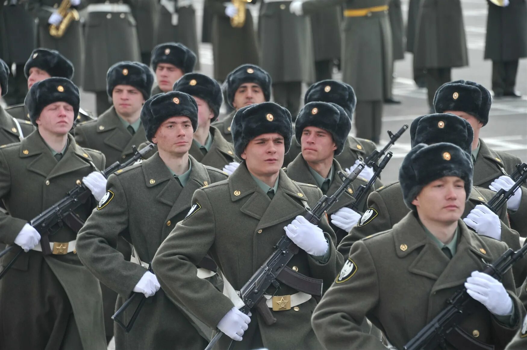 Армия России на службе Отечества. Воинская обязанность. Служивый – военнослужащий.. Воинская обязанность фото.