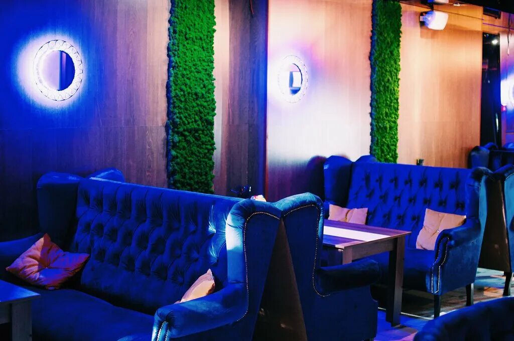 заведения для вечеринок. вип зоны в кальянных. кальянная клуб. лофт сургут кальянная. освещение в кальянной.