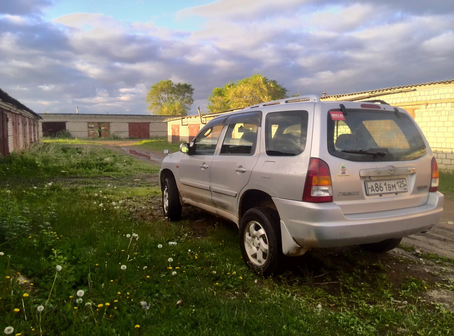 Mazda Tribute 2. Мазда трибьют 2.0 коррозия. Мазда трибьют 2010. Mazda Tribute 2 вид сбоку. Mazda tribute 2.0