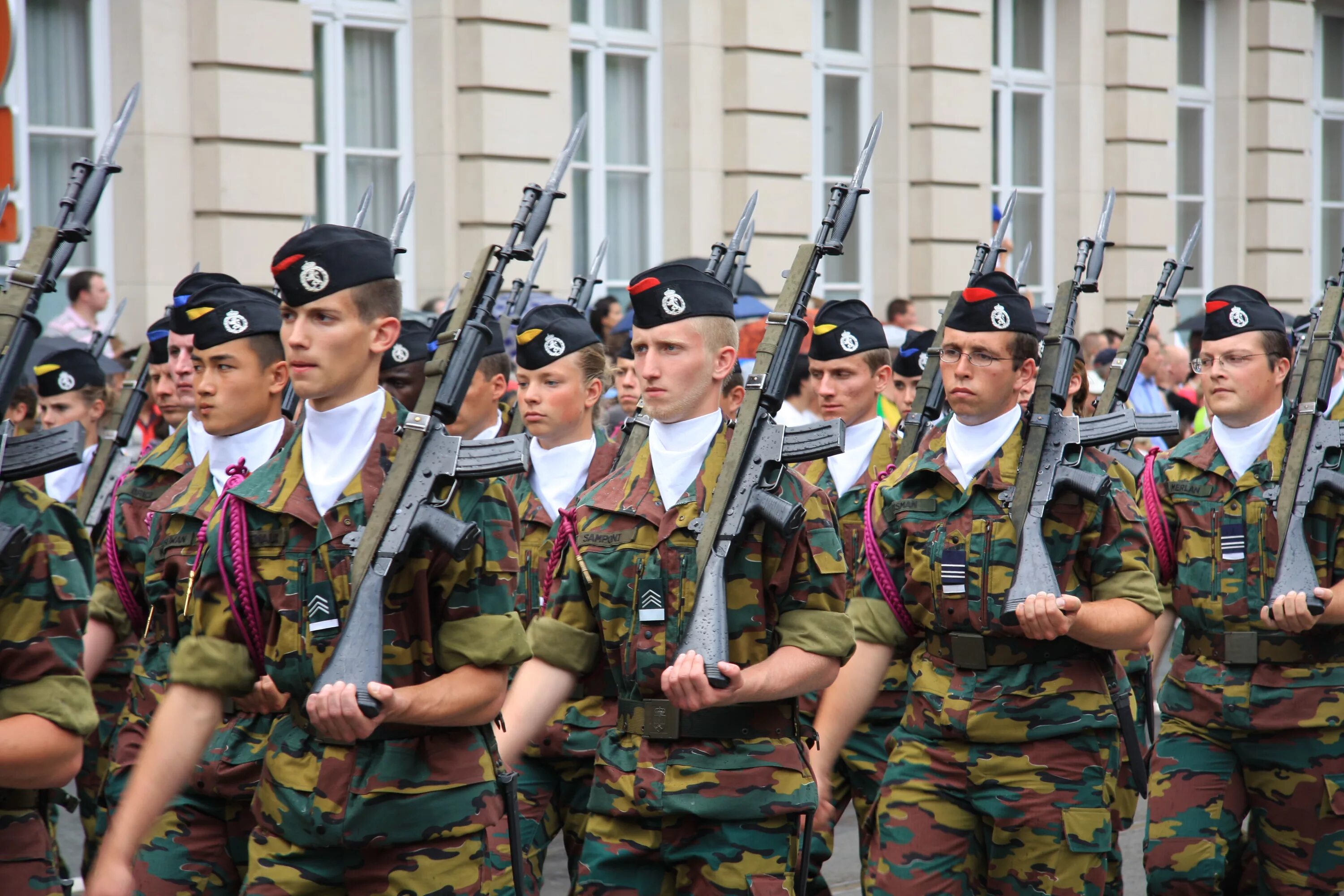 Военный мир. Армия Бельгии. Бельгийская Военная форма. Бельгийский солдат. Солдаты армии Бельгии.