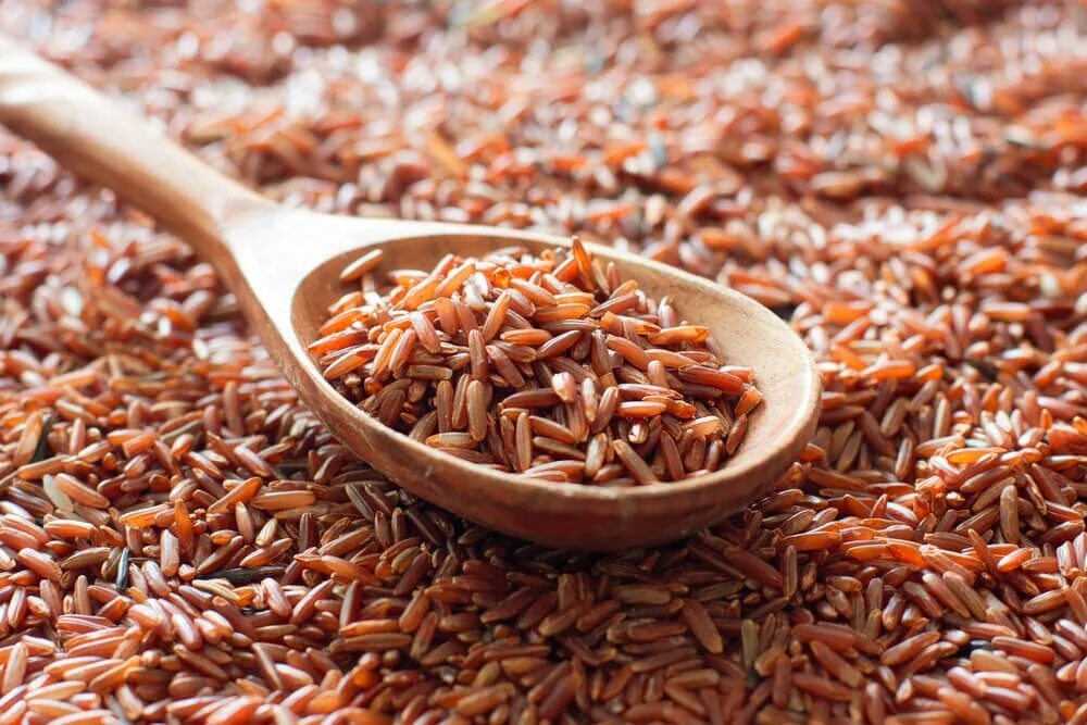 Red rice. Коричневый рис (бурый, нешлифованный),. Бурый неочищенный рис. Рис бурый нешлифованный. Рис красный неочищенный.