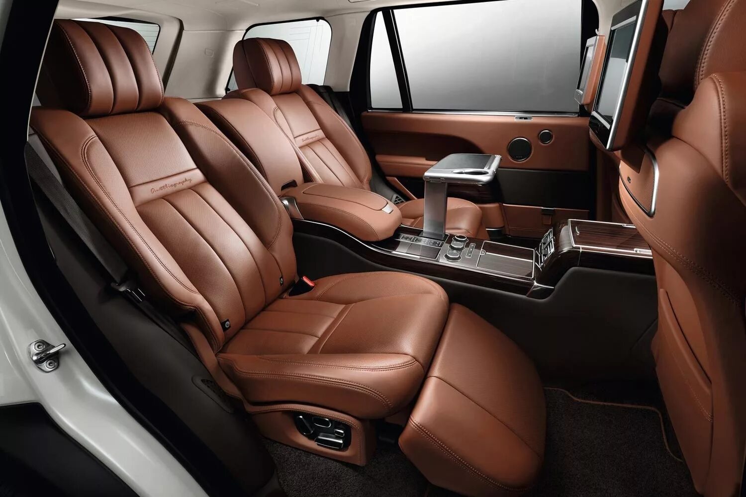 Рендж ровер внутри. Land rover range rover салон. range rover 4 салон. рендж ровер лонг. range rover autobiography салон.