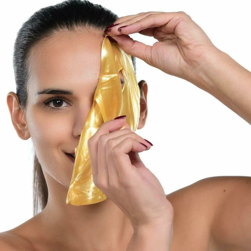 Bio collagen deep mask. Золотая маска для лица. Золотистая маска для лица. Девушка с маской на лице. Gold Mask для лица Золотая.