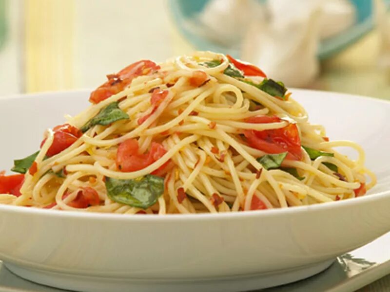 Лапша с томатами. Капеллини. Барилла спагетти лингвини. Барилла капеллини. Капеллини и спагетти отличия.