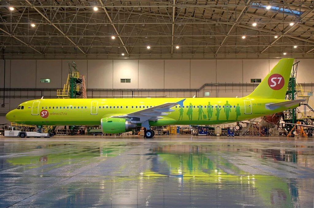 Happy321. Самолёт s7 Airlines а321. Самолёт s7 Airlines Airbus a321. Эйрбас 321 s7. Аэробус a321 (с шарклетами).