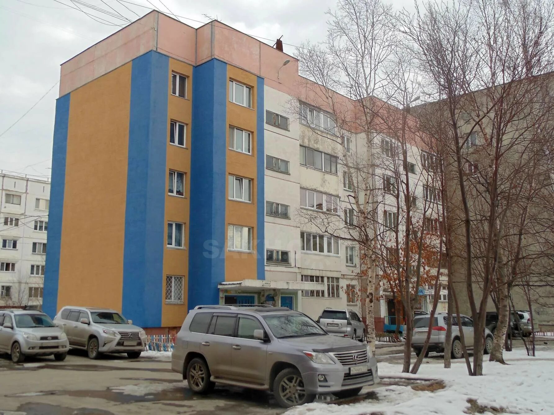 Сахком 1. Сахалин жилые дома. сахалин жилые улицы фото. сахком дома в южно-сахалинске. южно-сахалинск детская 12 квартира.