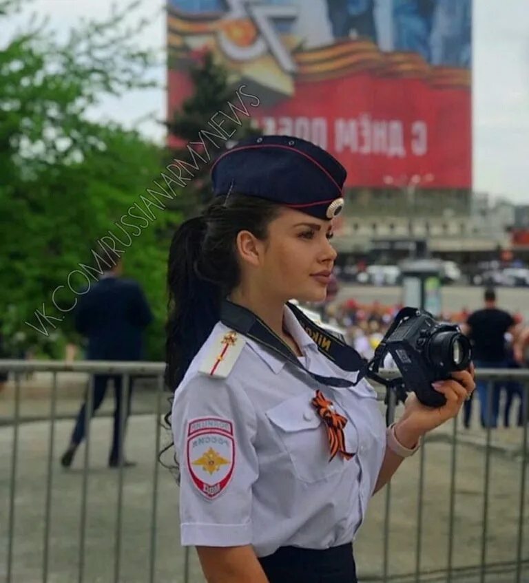 7 мая девочки. 9 мая девушки в форме. девушки на параде победы. 9 мая день победы девушка в форме. фотосессия к 9 мая для девушек.