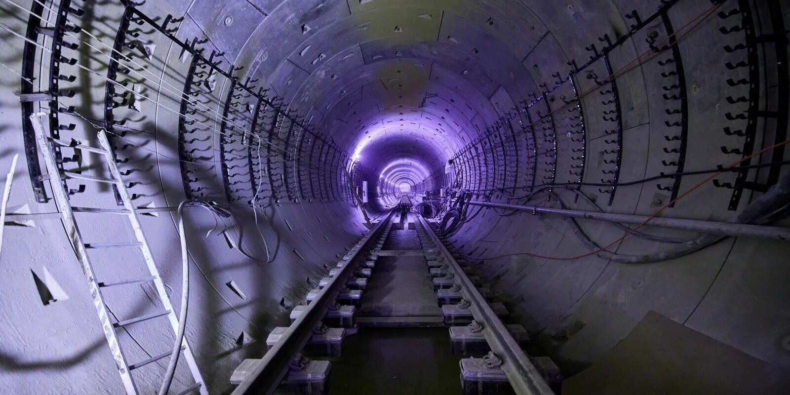 Рабочие прокладывают тоннель 500 3 10. Тайны метро Москвы. Тайное метро Москвы. Тайны метро 2. Тайное метро Снежинска.