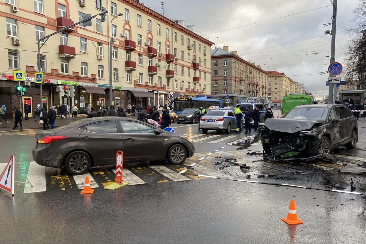 Новости москвы сегодня свежие происшествия москва. ДТП на ул. Маршала Бирюзова в Москве.