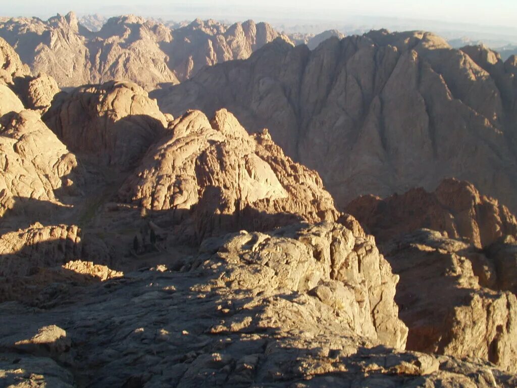 южный синай египет. гора синай 2285 м. монастырь святой екатерины шарм-эль-шейх. святая гора синай фото. мухафаза южный синай.