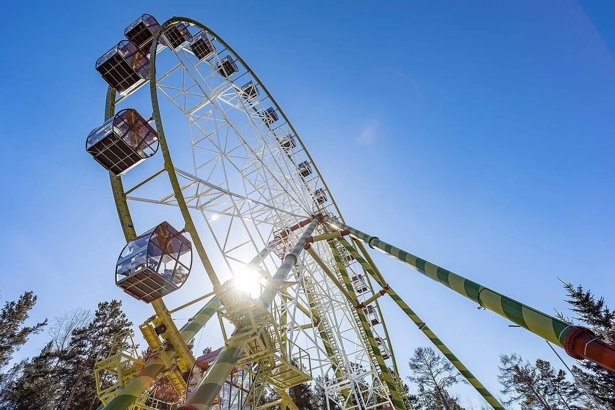роев ручей аттракционы. роев ручей аттракционы. колесо обозрения в красноярске роев ручей. роев ручей аттракционы. парк аттракционов в роевом ручье красноярск.