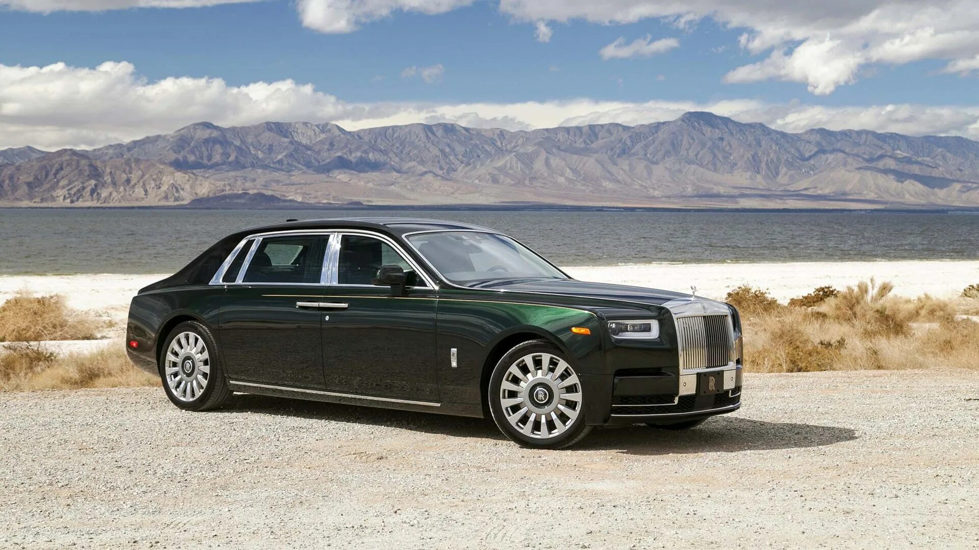 Роллс ройс драйв. Rolls Royce Phantom 2018. Rolls-Royce Phantom (VII). Rolls-Royce Phantom VIII. Rolls Royce Phantom 2021.