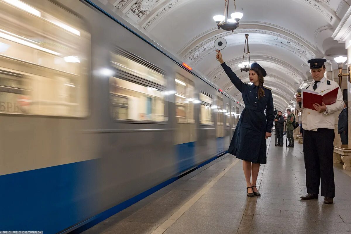 Парад поездов Московского метро. Парад поездов метрополитена. Парад поездов парад поездов. Парад метро в Москве. Парад поездов в москве