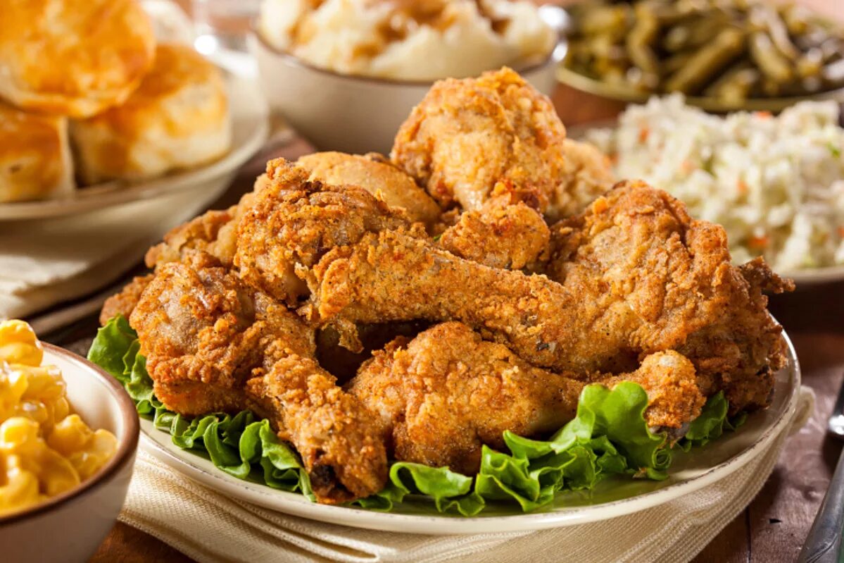 Chicken can be. Крылышки КФС. Соуферн Фрайд Чикен. Жареная курица. Жареная курица в панировке.