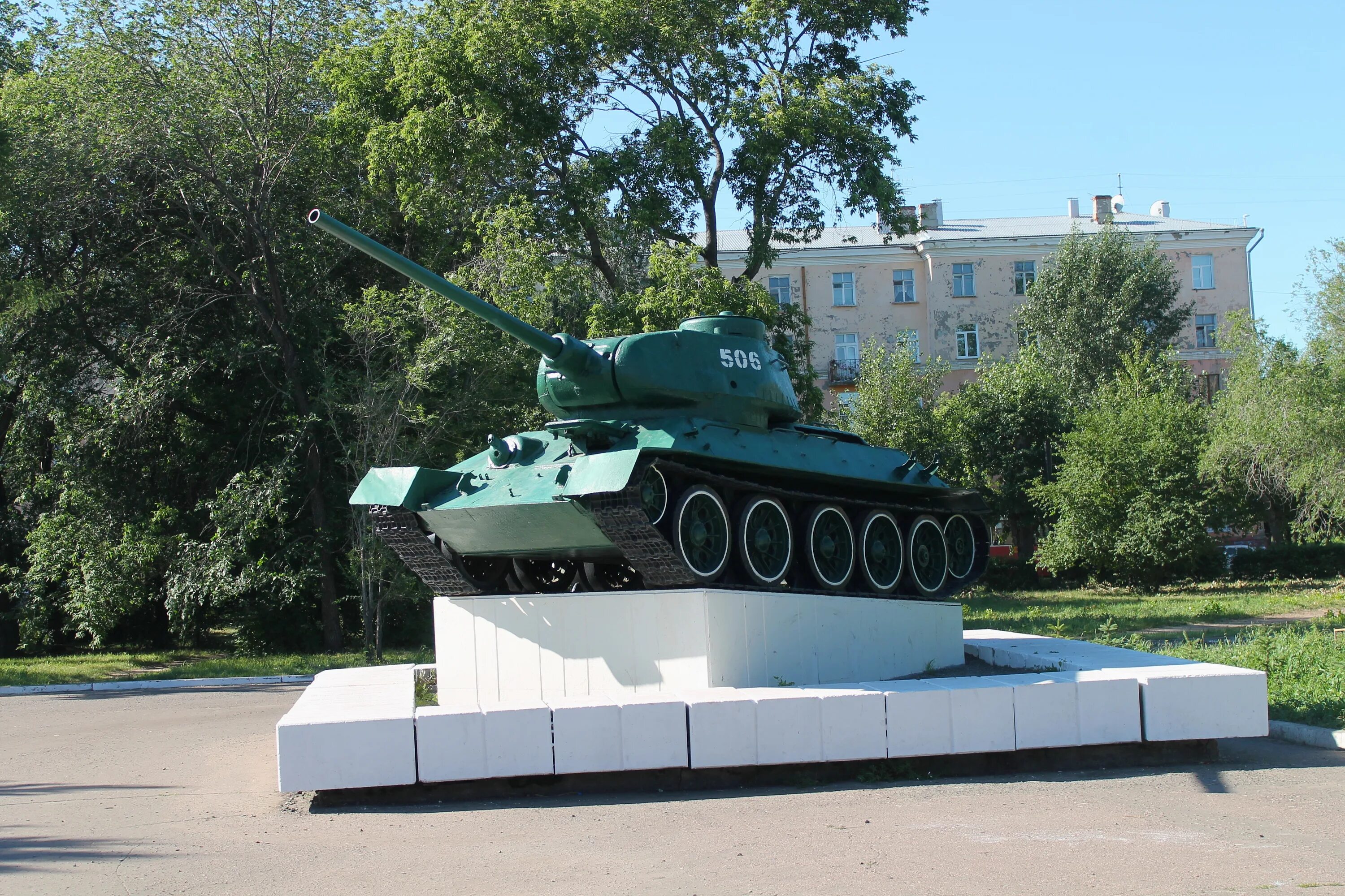 Танк т-34 Омск. Т34 в Лисичанске. Памятник танку т-34 Омск. Памятник т 34 в Омске. Купить танк в омске