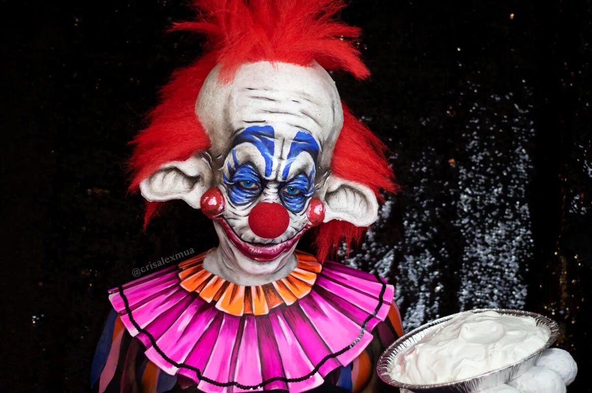 На русском языке clown. На русском языке clown. Леун. Клоун. На русском языке clown.