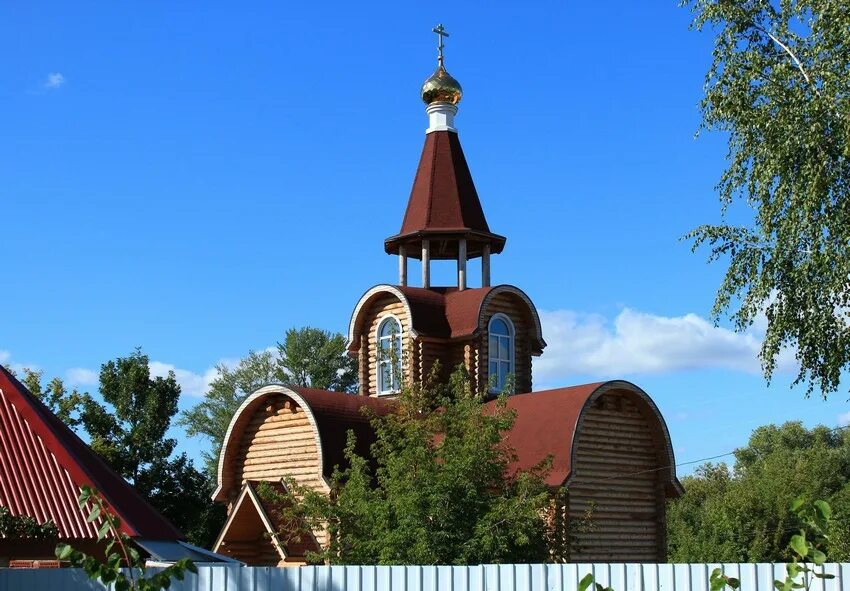 Церковь красный яр самарская область. Красно самарское. Поселок кинельский самарская область. Самарская область красный яр церковь михаила архангела. Красно самарское.