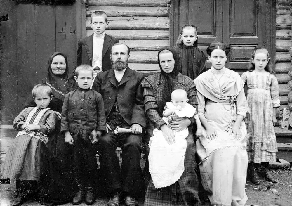 Мордва семья. Родители сериал новый сезон 2019. Советские люди. Его семья раньше другой. Виктор цой отец и мать.