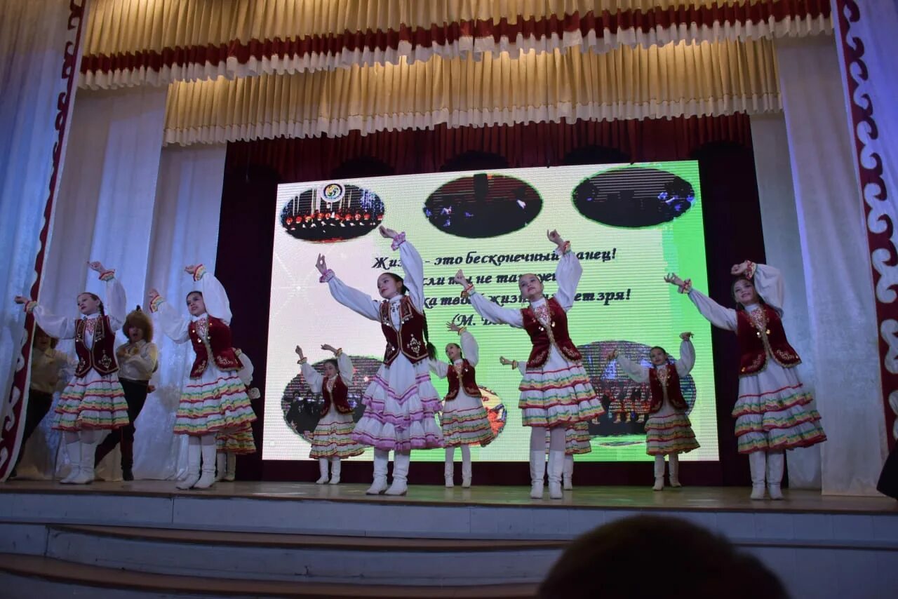 Ершово одинцовский район. Ершово концерт дк. Дк лянгасово. Зал в дк зеленогорск. Ершово концерт дк.