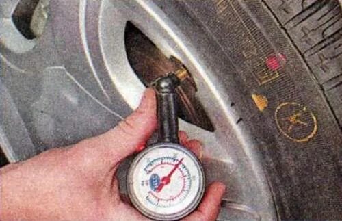 Какое давление должно быть в приоре. Давление в шинах лада калина 175/65 r14. давление в колесах ваз 2109. давление в шинах лада калина 1. лада калина 2 давление в шинах универсал.