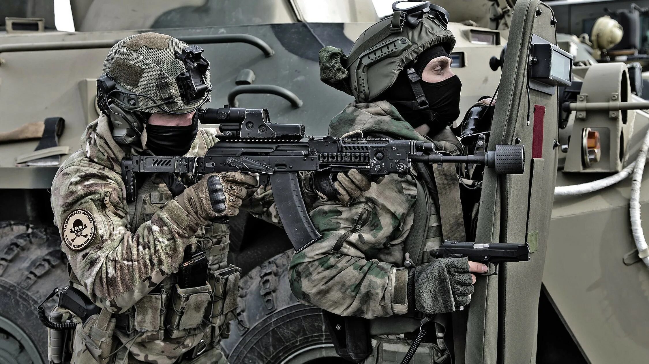 Бтр 80 фсб цсн. Спецназ цсн витязь. Техника специальных подразделений. Росгвардия омон собр. Камаз-43269 росгвардия.