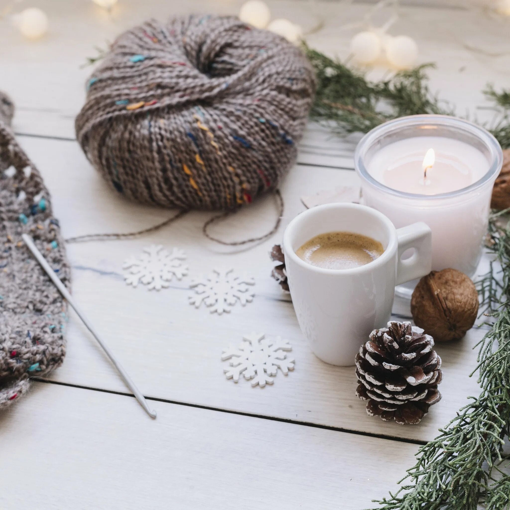 вязаные предметы интерьера. рукоделие для дома. вяжу уют. вязаный декор в интерьере. вязаные вещи в интерьере.