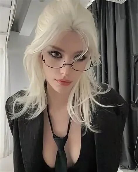 Косплей карины из mlbb. Karina cosplay. Karina cosplay. Karina cosplay. Бэкстейдж косплей.