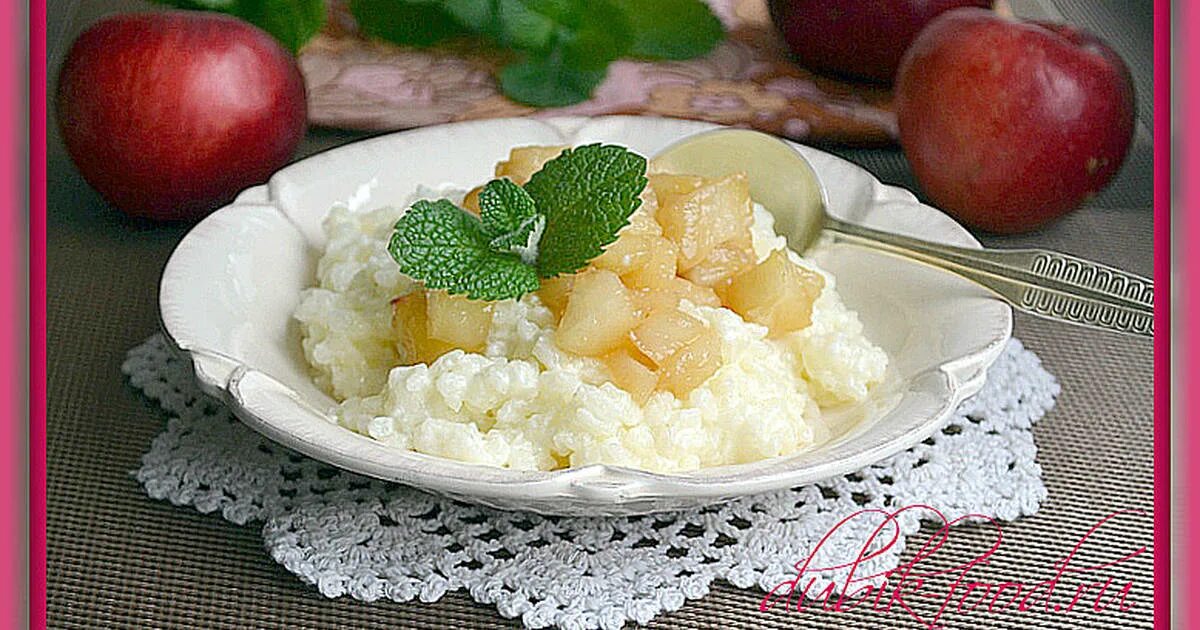 каша рис с яблоками. молочная рисовая каша с яблоками. овсянка с яблоком. каша рис с яблоками. рисовая каша с яблоками и корицей.