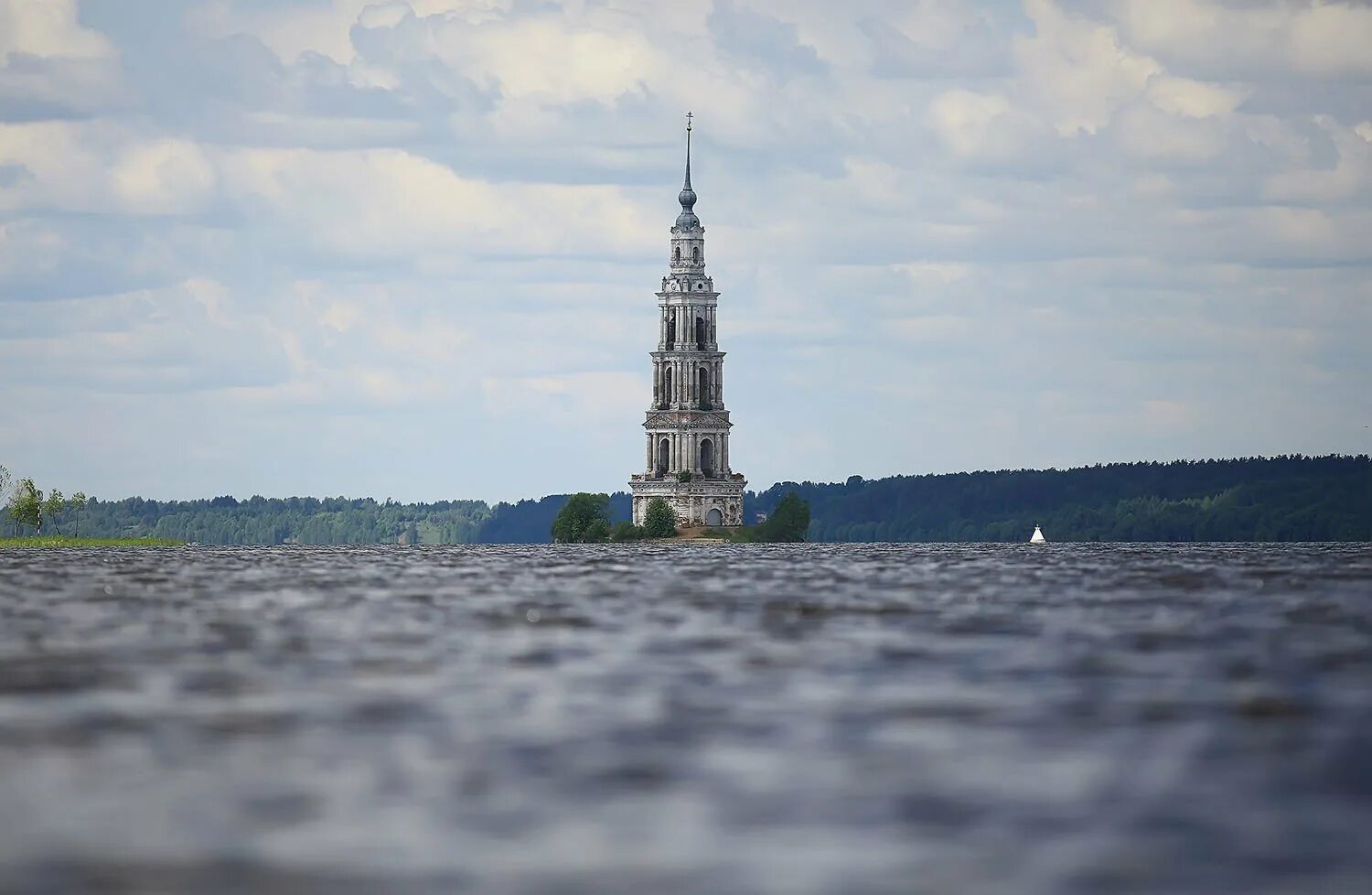 Калязинская колокольня Калязин. Колокольня Рыбинское водохранилище. Затопленная Церковь в Калязине. Колокольня Никольского собора.