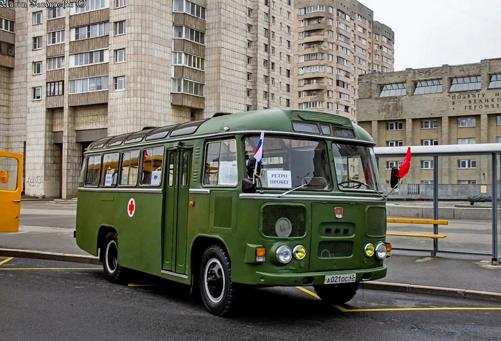 Советская армия автобусы. ПАЗ-672м санитарный. ПАЗ 672 санитарный. Санитарный автобус ПАЗ-672м. ПАЗ 672 военный.