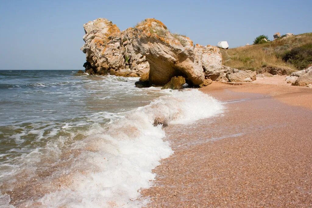 Пляж хутор рожок. Генеральские пляжи азовское море. Щелкино генеральские пляжи. Дикие пляжи азовского. Генеральский пляж судак.