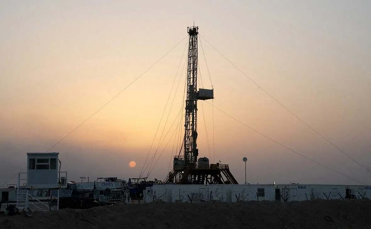 Оаэ нефть газ. Газ добыча. оаэ нефть. добыча нефти в саудовской аравии. добыча нефти в оаэ.