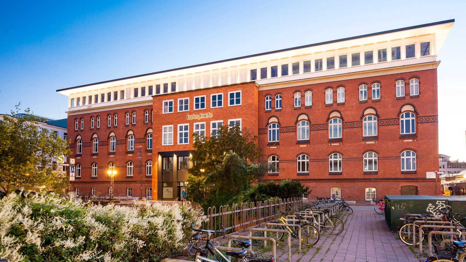 University of applied sciences. Ue university of applied sciences europe. гамбургский университет кампус. berlin university of applied sciences германия. университет бреда прикладных наук breda university of applied sciences.