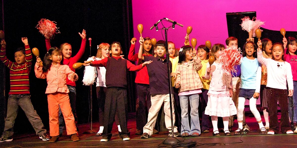 Performance for children. Theatre performance for children. performance for kids. kids performance at talent show. school performance on stage in turkey.