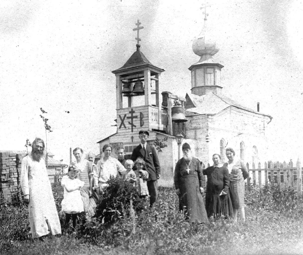 Церковь до революции. Церковь троицы в селе семеновское. церковь троицы живоначальной в семеновском москва. москва село семеновское храм. церковь святой троицы село троицкое нижегородская область.