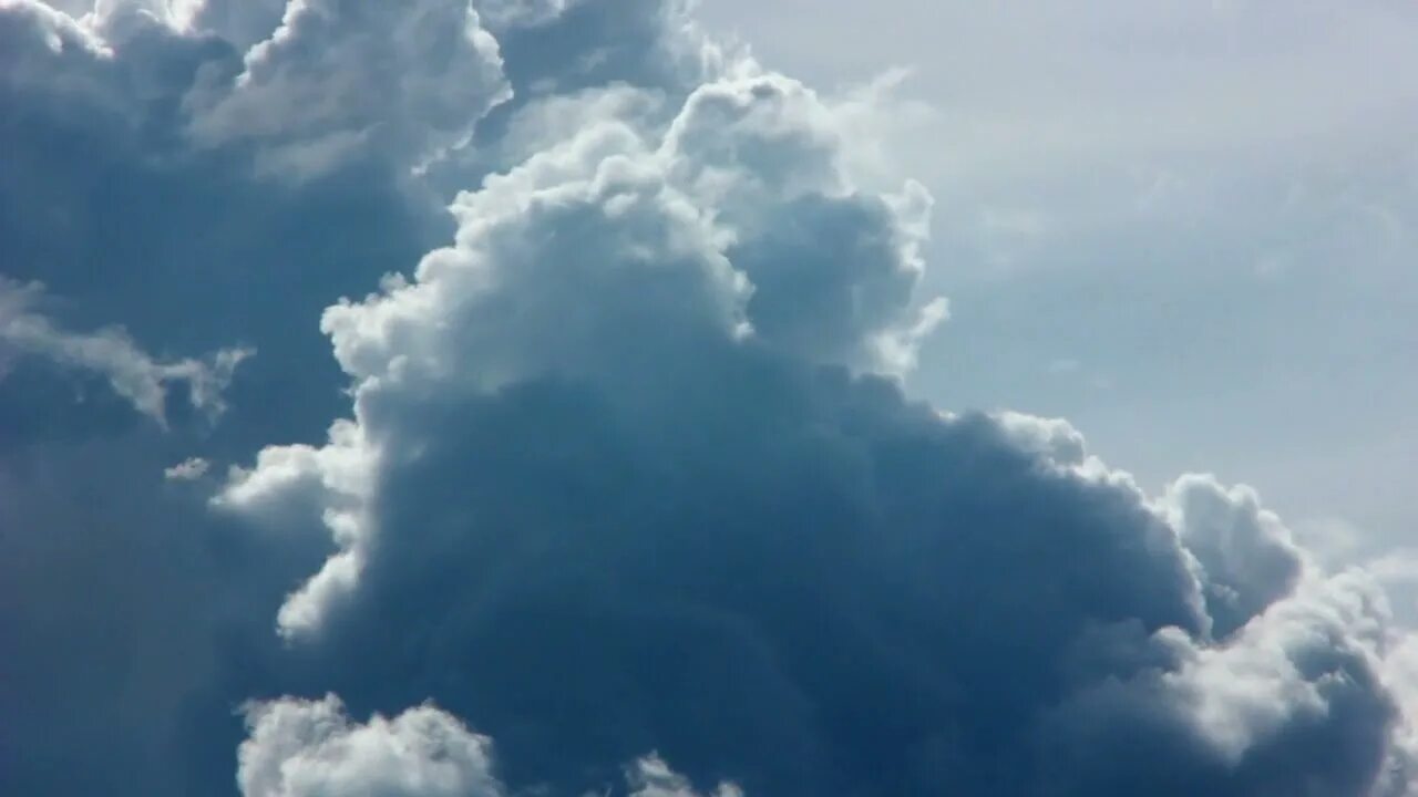 Облако наслаждения. Плывущие облака 1955. Гиф облака плывут. Молчанов проплывают облака.