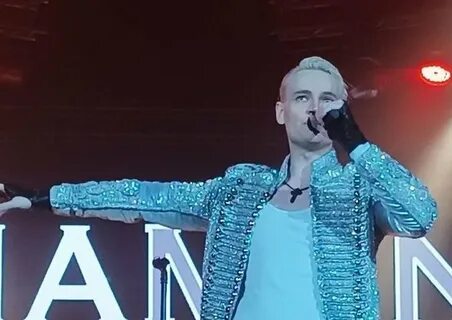 В каком городе отменили концерт шамана