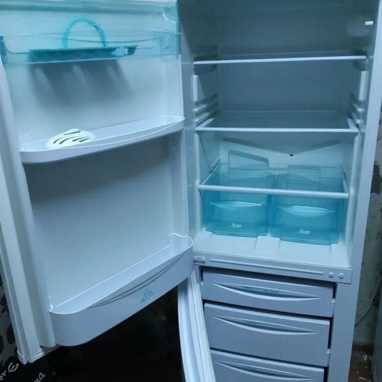 Холодильник б/у. Холодильник Нова. Холодильник с бортовым компьютером. Холодильник белый б/у даево.