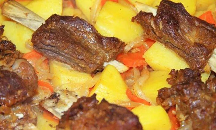 Говяжьи ребра в духовке с картошкой рецепт