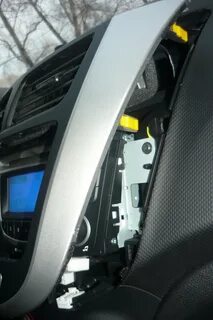 Как снять магнитолу солярис