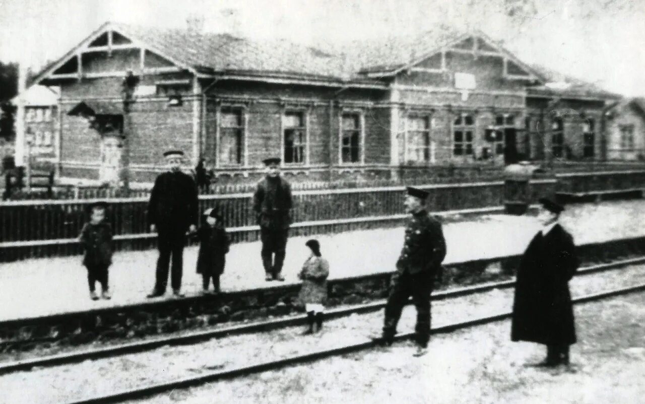 Мга 1941. Станция мга ленинградской области. жд станция мга. поселок мга вокзал. в ленинградской области железнодорожная станция мга.
