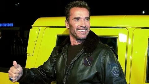 Шварценеггер едет