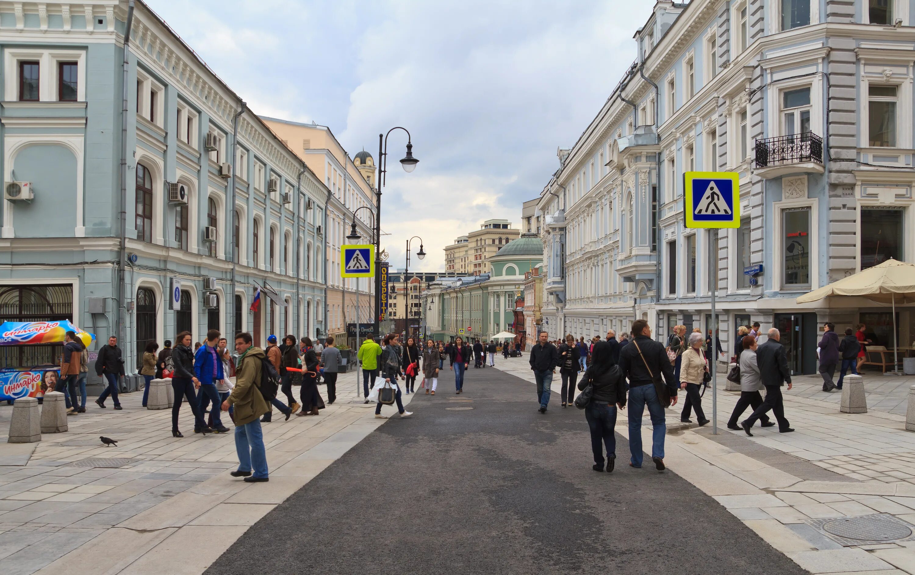 На Дмитровке у Камергерского. Камергерский переулок Москва. Камергерский переулок большая Дмитровка. Камергерский переулок Тверская.