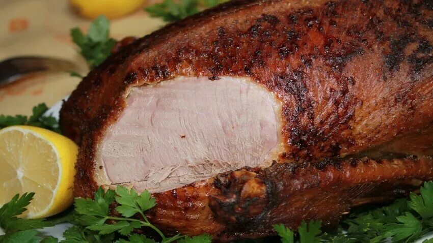 Утка с мандаринами в духовке. Сочная утка в духовке в фольге. Утка с картошкой в духовке. Сочная утка в духовке в фольге. Сочная утка в духовке в фольге.