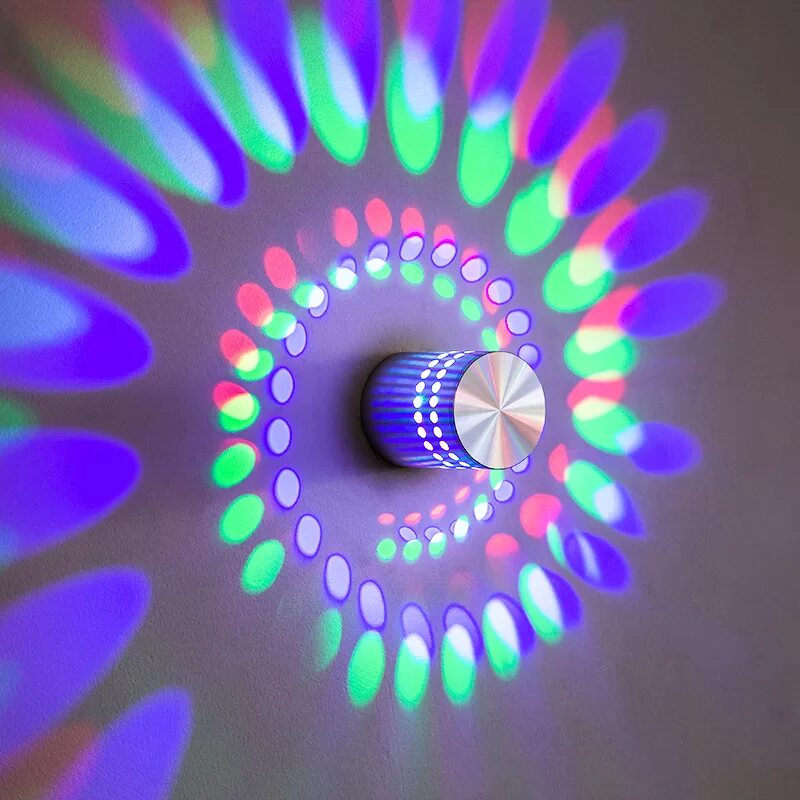 Светодиодный светильник rgb led. Диодный ргб светильник. светильник ржб светодиодный. бра лампа ргб. люстра с разноцветными светодиодами.