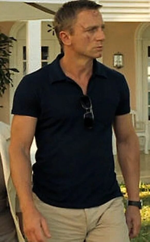 Bond summer. Shine бонд. Daniel craig часы. Снуп дог и пусикет доллс. Bond summer.