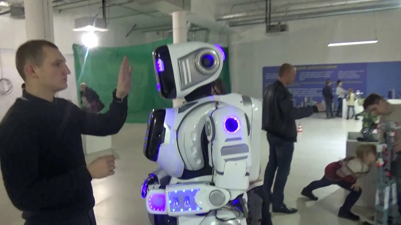 Робот в нн. Робот. Прогресс робототехники. Робототехника будущего. Технопарк в саду.