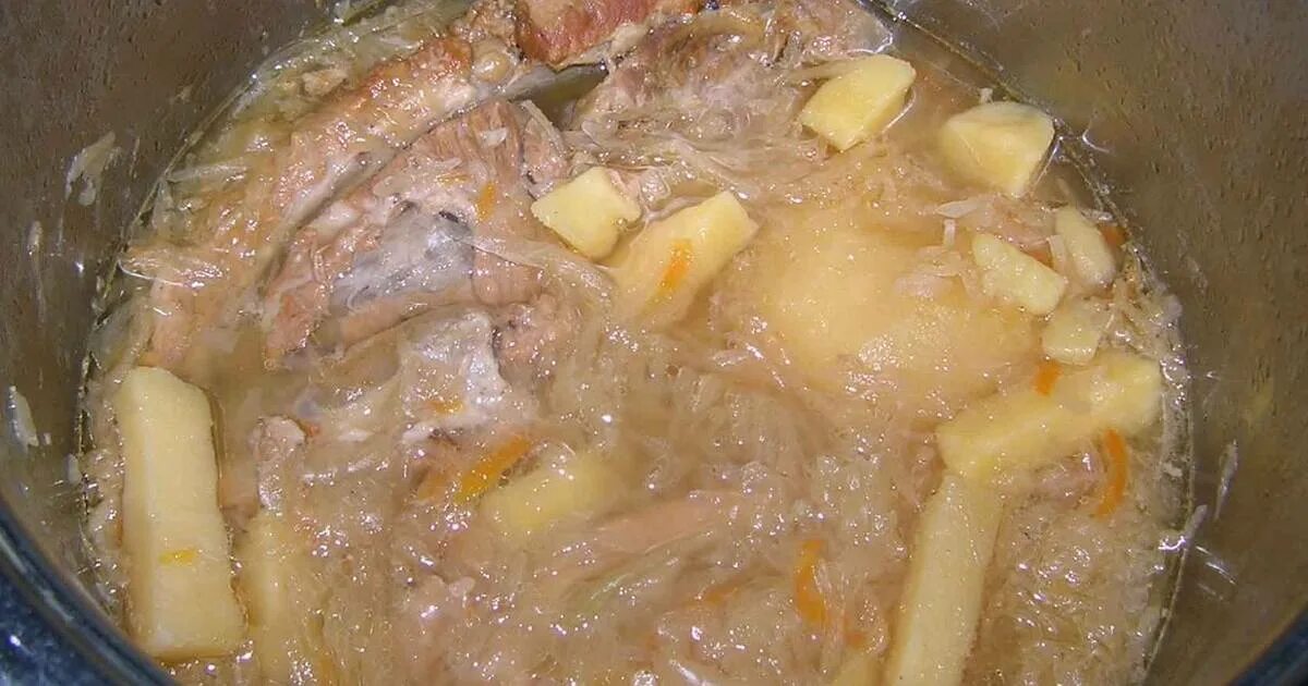 Томленые щи из квашеной капусты. Щи томленые. щи с репой и квашеной капустой. щи из репы.