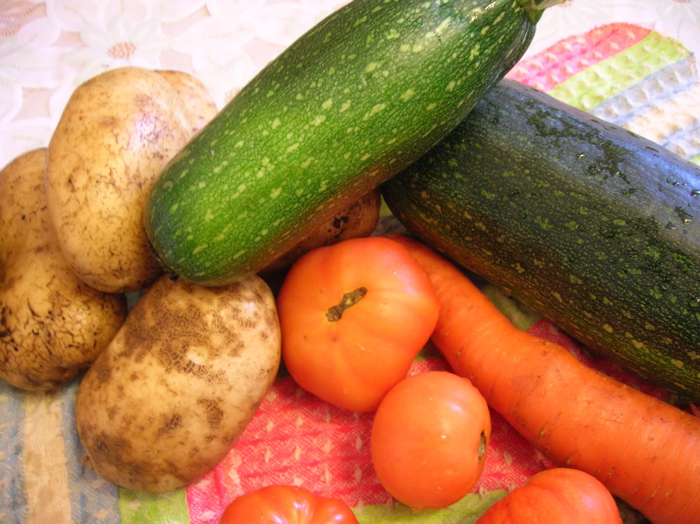 Купить дом в овощах. Домашние овощи. Домашние ово. Овощи домашние фото. Домашние овощи картинки.