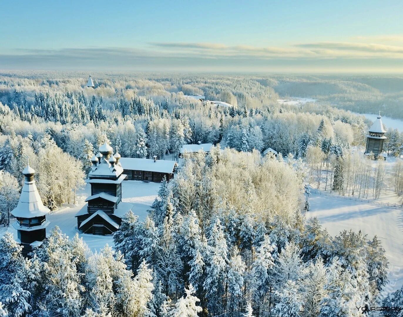 Музей деревянного зодчества в архангельске малые карелы. Малая зима. Архангельск зима малые корелы. Малые корелы стадион зимой. Малая зима.